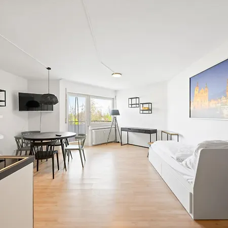 Sali Homes - Fewo Bluehendes Barock Ludwigsburg